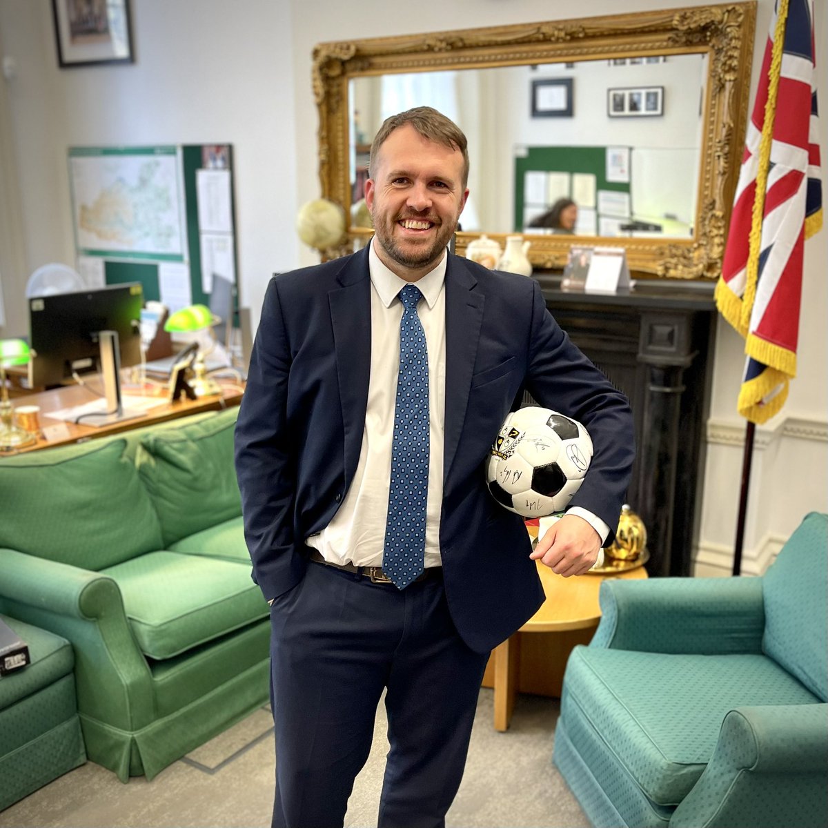 Delighted <a href="/GullisJonathan/">Jonathan Gullis</a> has joined the <a href="/reformparty_uk/">Reform UK</a> team!

Brilliant man and great local champion. Welcome!