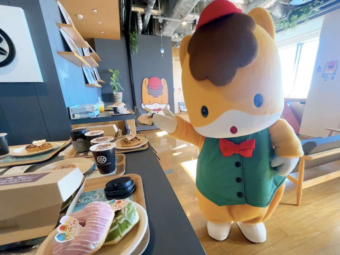 カフェのオススメを沢山紹介してくれたぐんまちゃん🐴🧡 #ぐんまちゃん