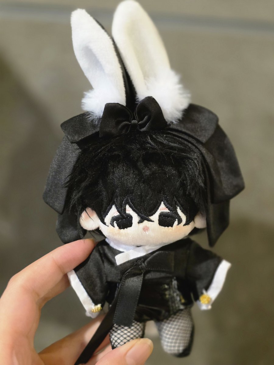 근데 바니한복이 10깅 정상체한테 ㄹㅇ로 귀엽거등요
이거도 걍 ㅃㄹ 판매폼 올려버릴가

옷장계 추구미는 아니라서 요 계정에서만 폼올릴듯