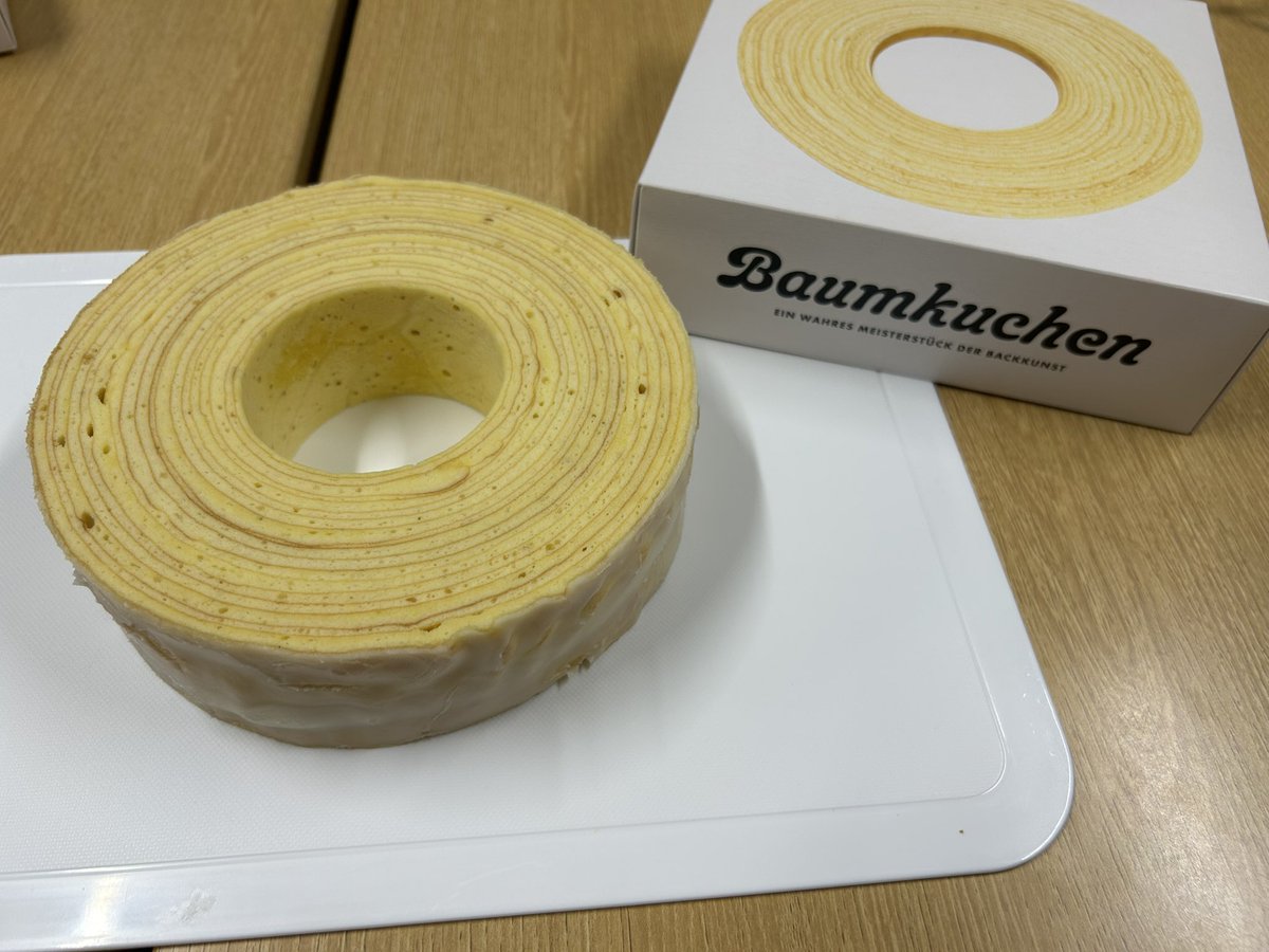 oDApfas7DPvsAp3's tweet image. 先生からの差し入れ！ありがとうございます！！
しっとりでうまっ！！！！
 #melc2025
 #お菓子の法則