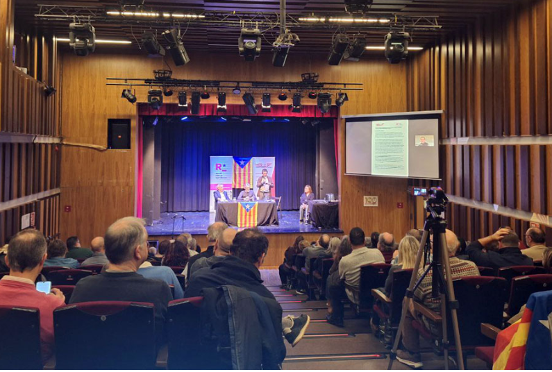 MovEsquerresCat's tweet image. Primera Convenció política de MEScat Independentistes d’Esquerra
La Convenció centra el debat en el malestar social, l’auge de l’extrema dreta i la necessitat de reconstruir un projecte d’esquerra independentista sòlid.
mesesquerres.cat/primera-conven…