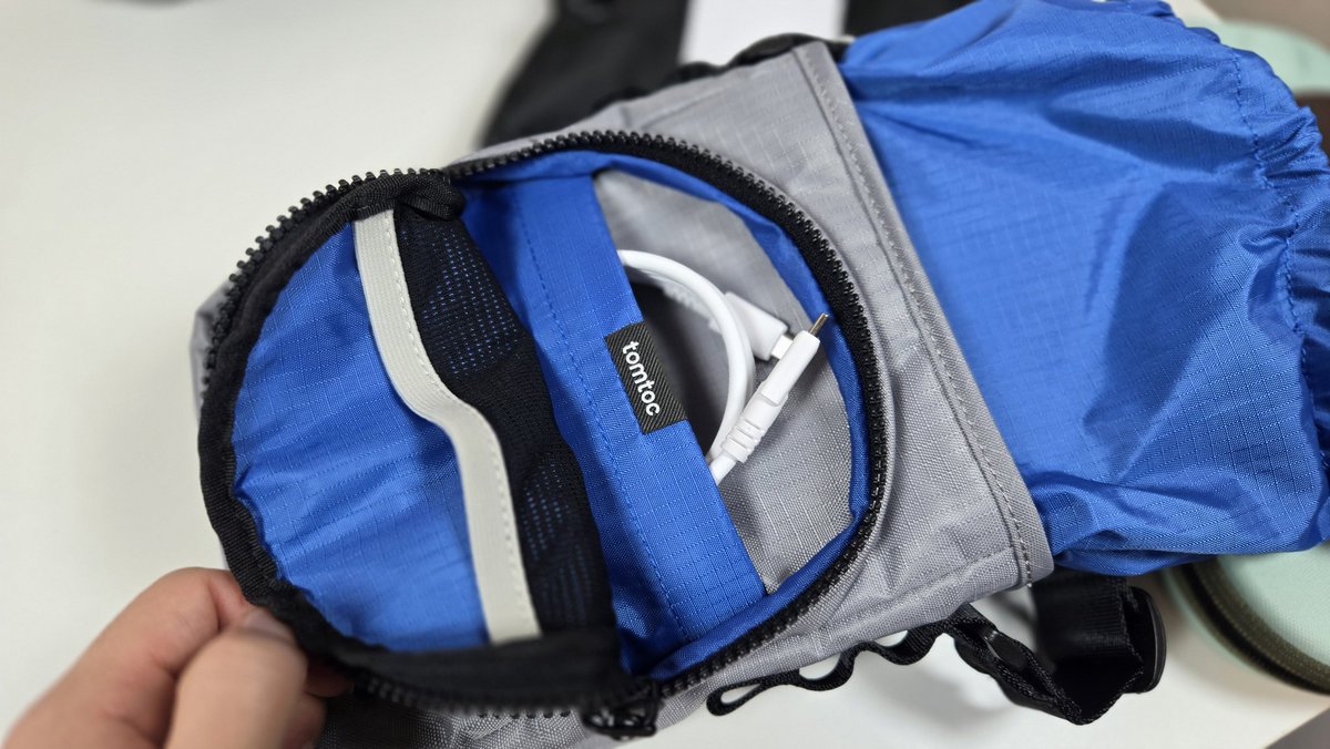 nonnbiri_maru's tweet image. 【#PR 】
Switch 2のお出かけに悩んでる人必見👀
tomtocさんのG50遊びポーチがめちゃくちゃ便利で感動しました😭✨

○ #Switch2 をしっかり守りながら持ち運べる！ 
○ 見た目以上の収納力で日常使いも◎ 
○ コーデの邪魔をしないシンプルデザイン

使ってみた正直な感想はリプ欄で！👇 
#tomtoc…