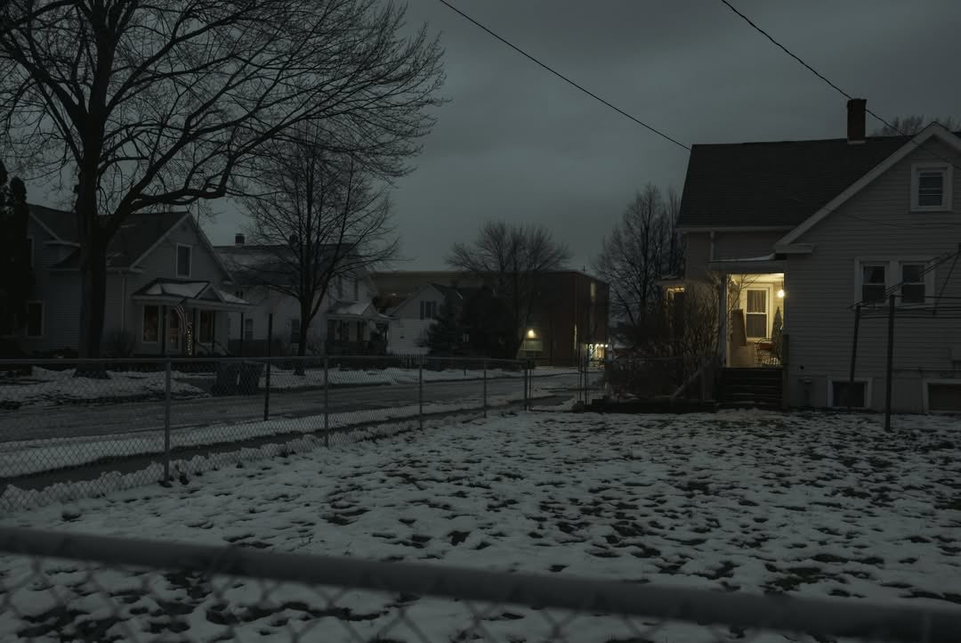 وفي الأول من ديسمبر  : 

اللهم أيام جميلة قادمة 
و أرواح نقية تشبه نقاء أرواحنا 
وأقدار حلوة و رجاءات محققة
وعام مليئ بالخير والطمأنينة 

🌨️❄️