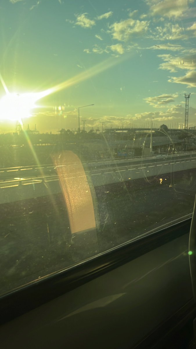 LShenanigans01's tweet image. Pulang ges, besok stream paling