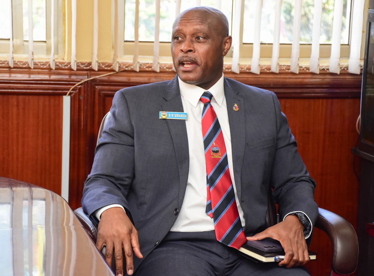 This morning, accompanied by DG, H.E. <a href="/kinaniriwaroe/">H.E. Kinaniri Waroe, Deputy Governor Nyeri</a>, I hosted a delegation from the National Defence College.
The team was led by Major General Richard Mwanzia, Brigadier Zipporah Kioko, Colonel Nsengimana Ingabire, and Mr. Sylvester Koech