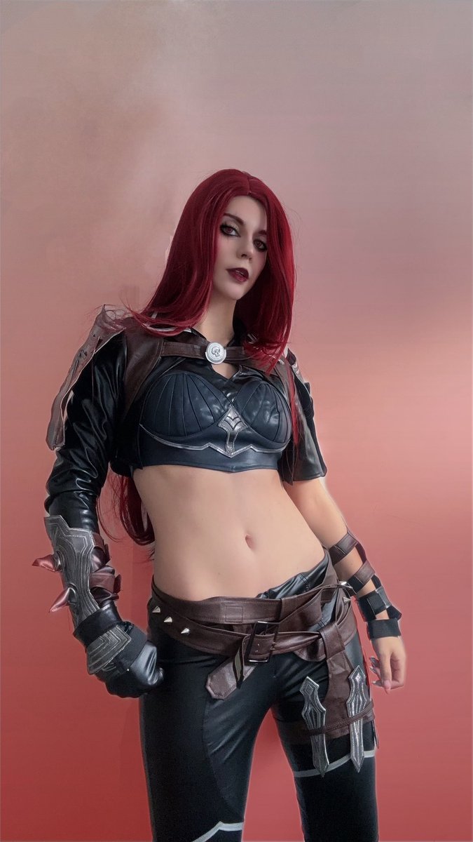 KitCattyCos's tweet photo. Katarina cosplay from @LeagueOfLegends ! 
#LeagueOfLegends #cosplay #WildRift #Katarina https://t.co/UfFo485yJC