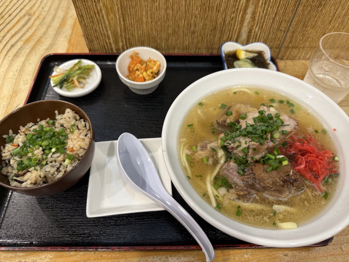 #沖縄 2DAYS、ありがとうございました✈️
急遽の参戦でした💨
飛行機まで時間があったので、沖縄観光してきました🚶
12月に入ったけど、まだまだ沖縄は暑かった☀️
汗だくなりました☺️
また来年帰ってきます🔥
#DRAGONGATE
#めんそーれげーと2025