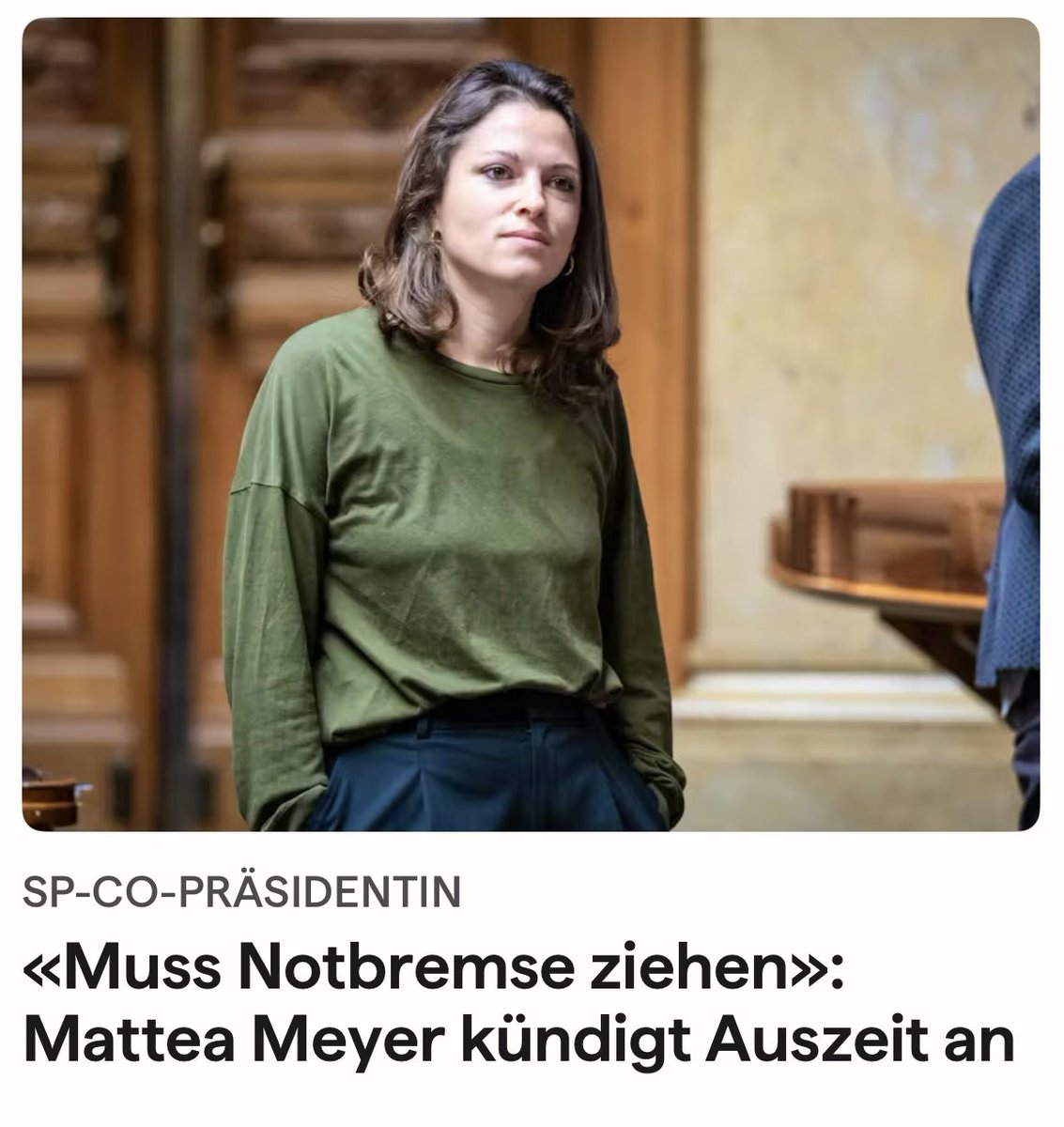 vivienne_huber's tweet photo. Gute Besserung Frau Meyer.
Doch Solidarität hat dort Grenzen, wo die Öffentlichkeit eine Auszeit finanzieren muss. In der Privatwirtschaft ist eine längere Pause entweder unbezahlt oder führt zu einer Neubesetzung. Wer ein öffentliches Amt übernimmt, trägt Verantwortung und wenn der Auftrag nicht erfüllbar ist, muss auch die Frage nach der Tragbarkeit des Mandats erlaubt sein.