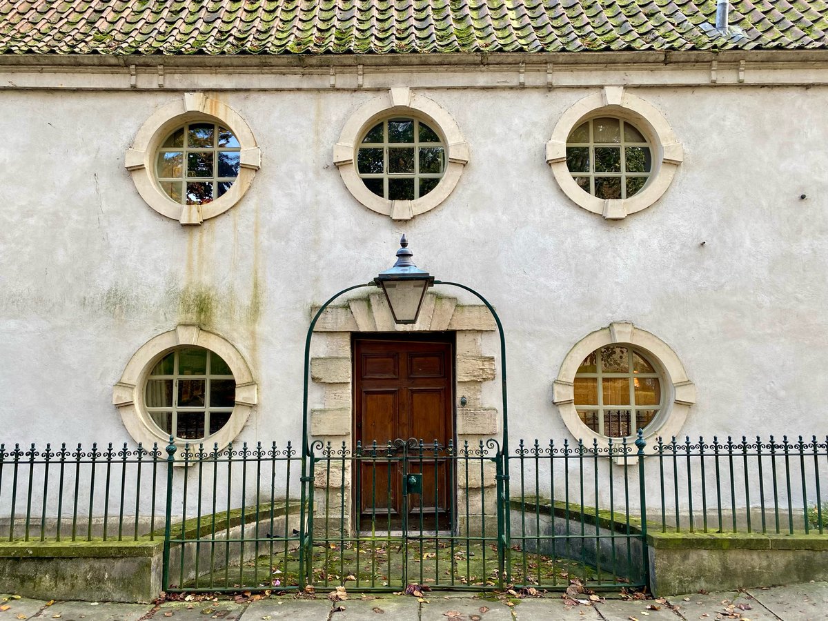 oldgreyheron's tweet image. #AlphabetChallenge #WeekWforWindows @sheenz_m_ 
@LoveOfGates @DoorsNo3828