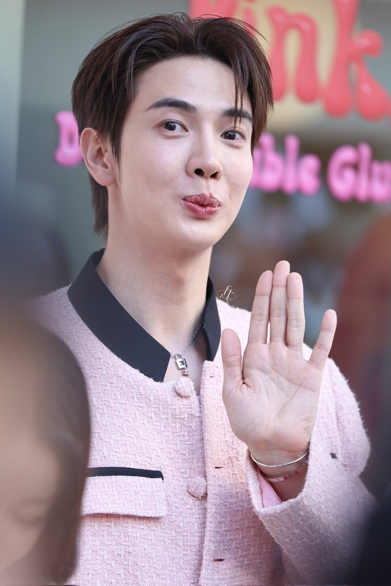 maakeab's tweet image. หลวงพ่อแม็ก ปางห้าม ไอ่ซิ๊ก 555555555

MAXKY X DONUT DISTURB

#BioActivexMaxky