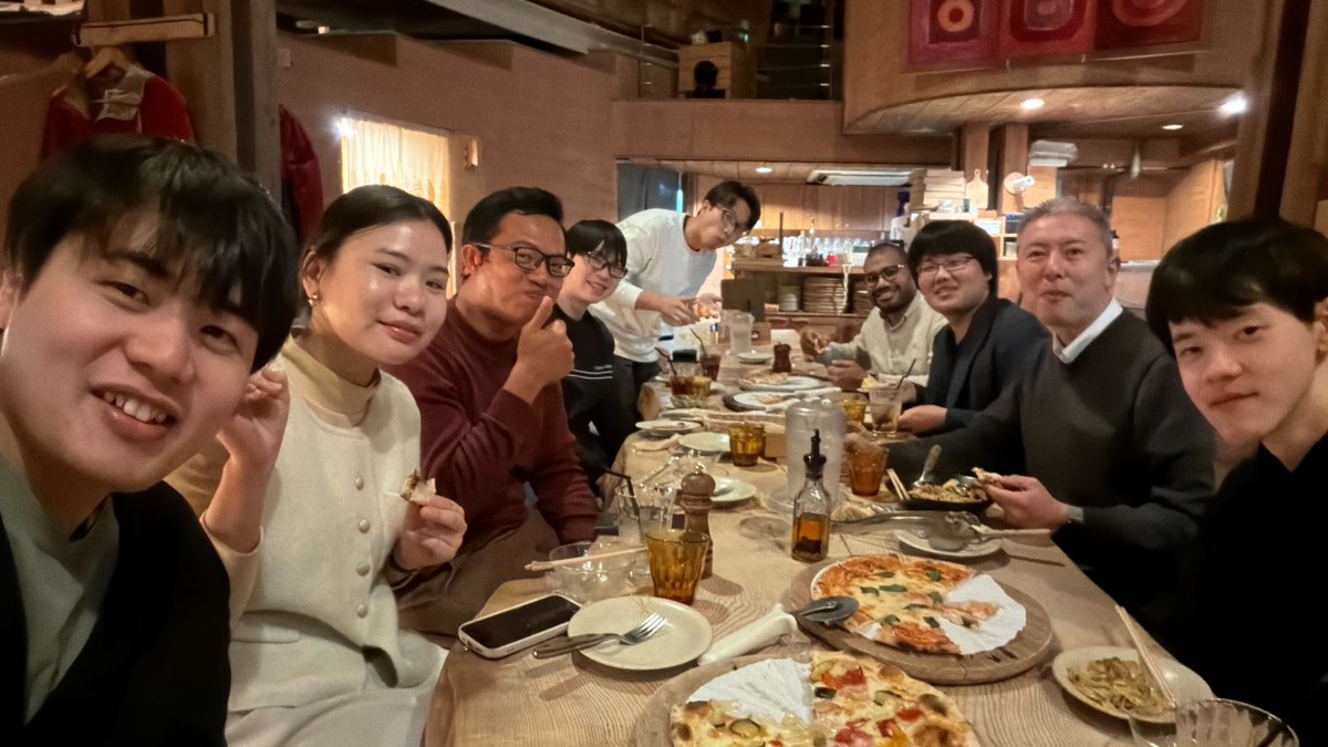 長尾研<a href="/nanoprotonics/">北陸先端大(JAIST) エネルギーナノ材料研究室</a>: JST NEXUSでマレーシアUMPSAから２か月滞在されていたAhmad先生の送別会をしました。たくさん成果がでてよかったです。いろいろな国の食文化について話が盛り上がりました。#JAIST研究室