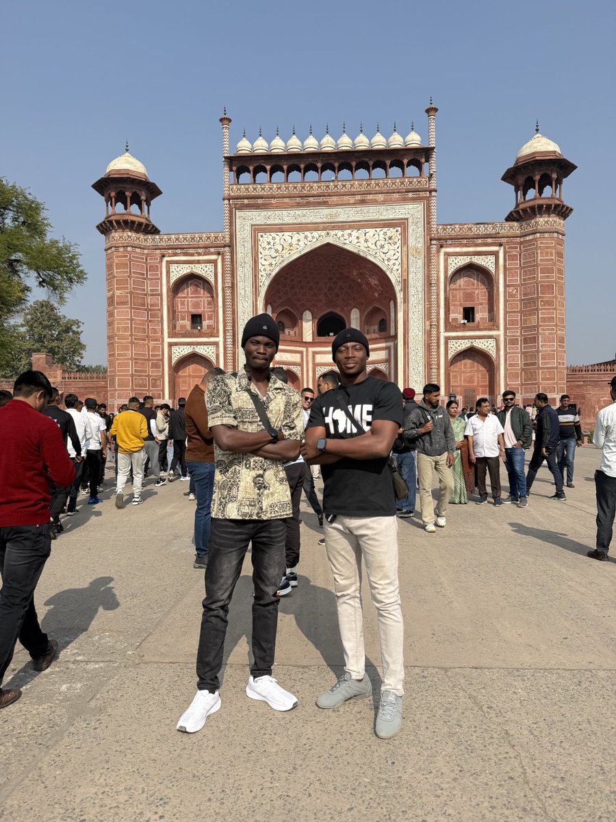 GoldenBoyEric's tweet photo. A visit to Taj Mahal India 🇮🇳 https://t.co/HfRI76Qg61