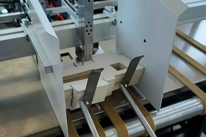 LukeXiaoyuan's tweet photo. Boost your packaging with Czxy-Pack TC-1060! Automatic window patching, precise servo feeding &amp; clean, efficient operation. 🌟 https://t.co/KzZ8xEJX6G
 luke@czxypack.com
 #czxypack #automation #windowpatching #packagingmachine https://t.co/NdOykucHsV