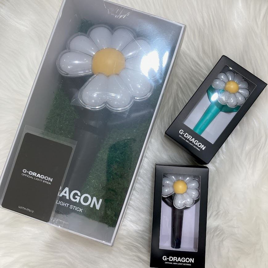 G-DRAGON 公式ミニライトキーホルダーセット　台北限定色　オマケ付 PRE-ORDER] G-DRAGON OFFICIAL MINI LIGHT KEYRING (MINT) G-DRAGON