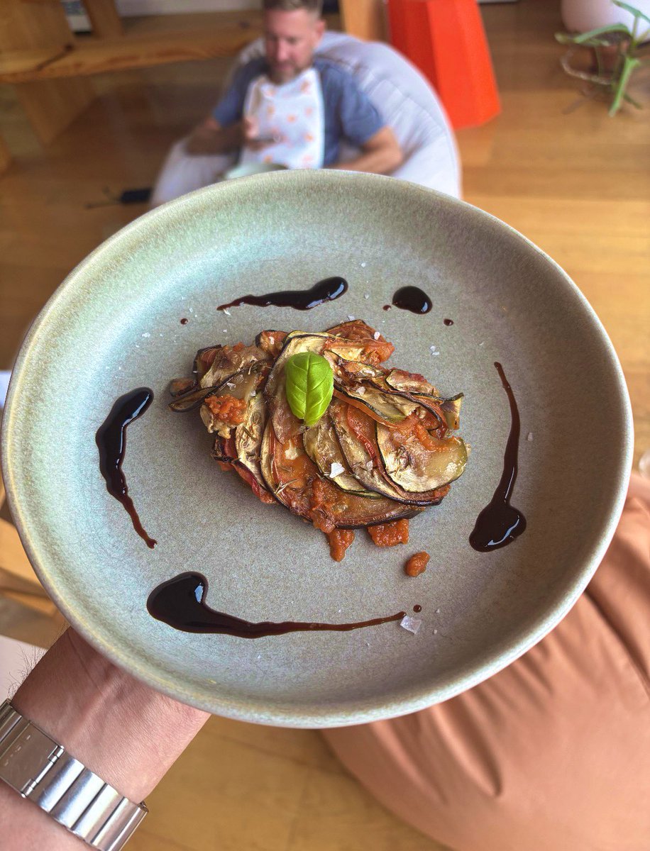 Peter Graczer tweet media