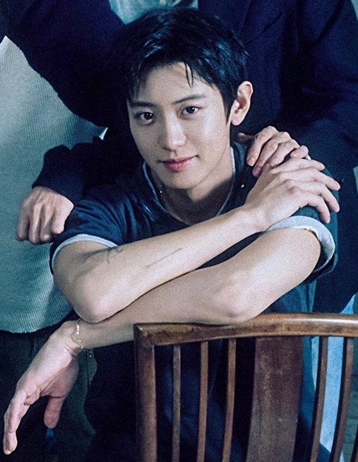 chanyeol looks so good 🥹🤍