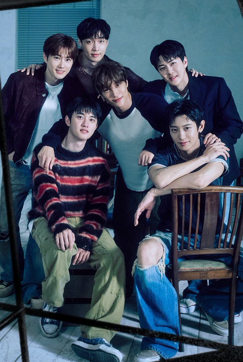 Lay is finally with his brothers for real and it’s not a photoshopped pic😭😭😭😭😭but we’re still missing our three squirrels. Just imagine how happy we could’ve been if that stupid company hadn’t ruined everything