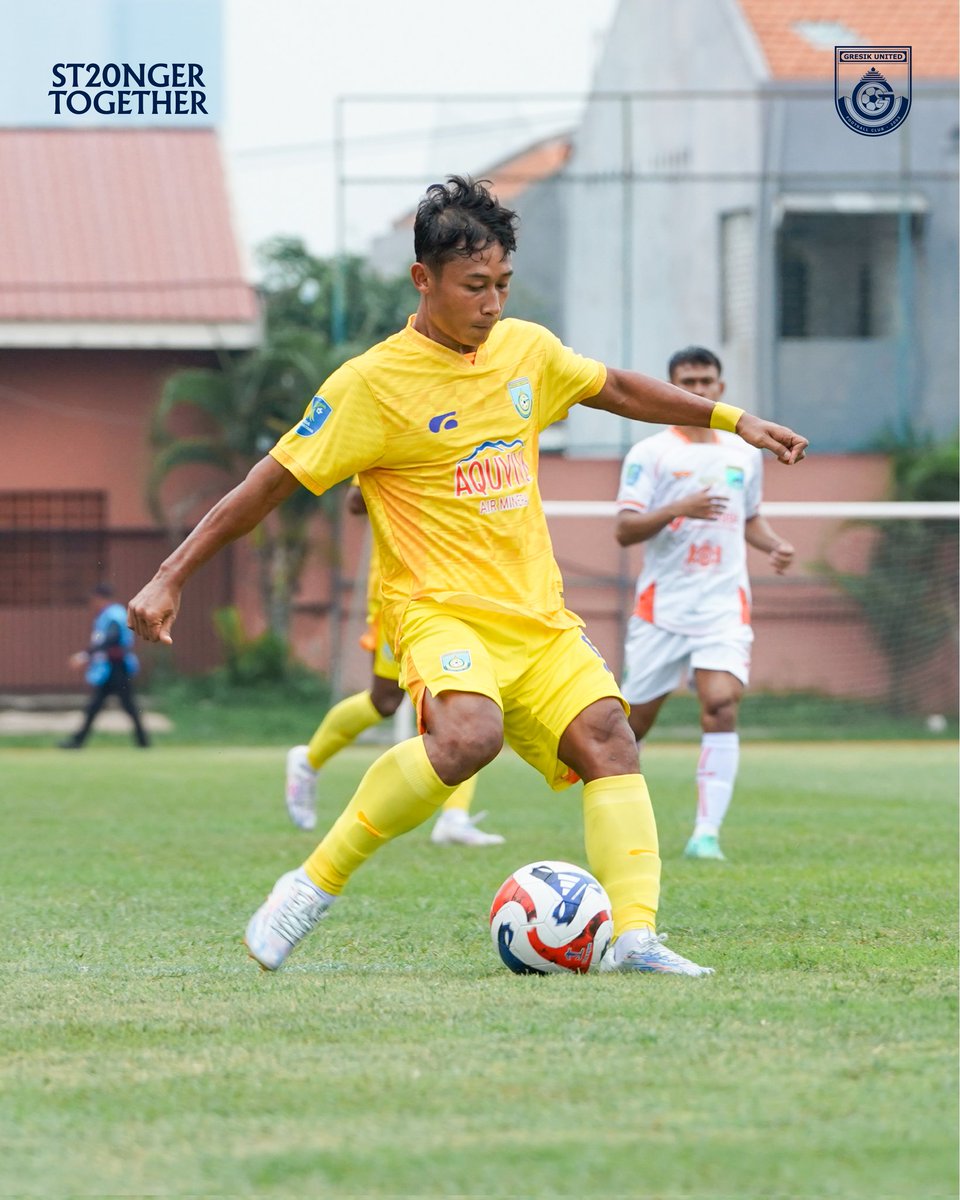 gresikutdFC's tweet image. 📸 Beberapa momen di babak pertama. 

#GresikUnited #LigaNusantara #Matchday1 #GRSPAS #GresikUnitedDay