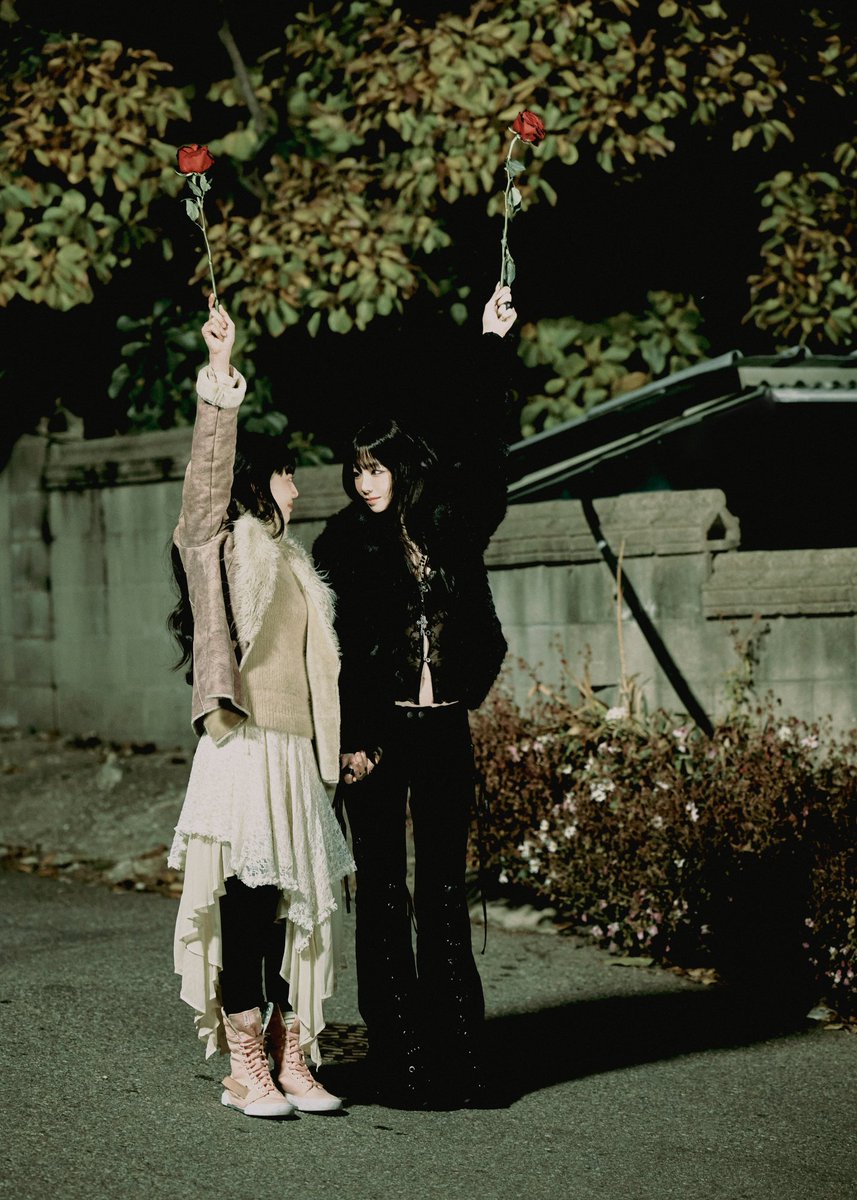 soshirevelae's tweet image. TAEYEON AND THE FEMALE LEAD ASDFGDBSSGS 😳