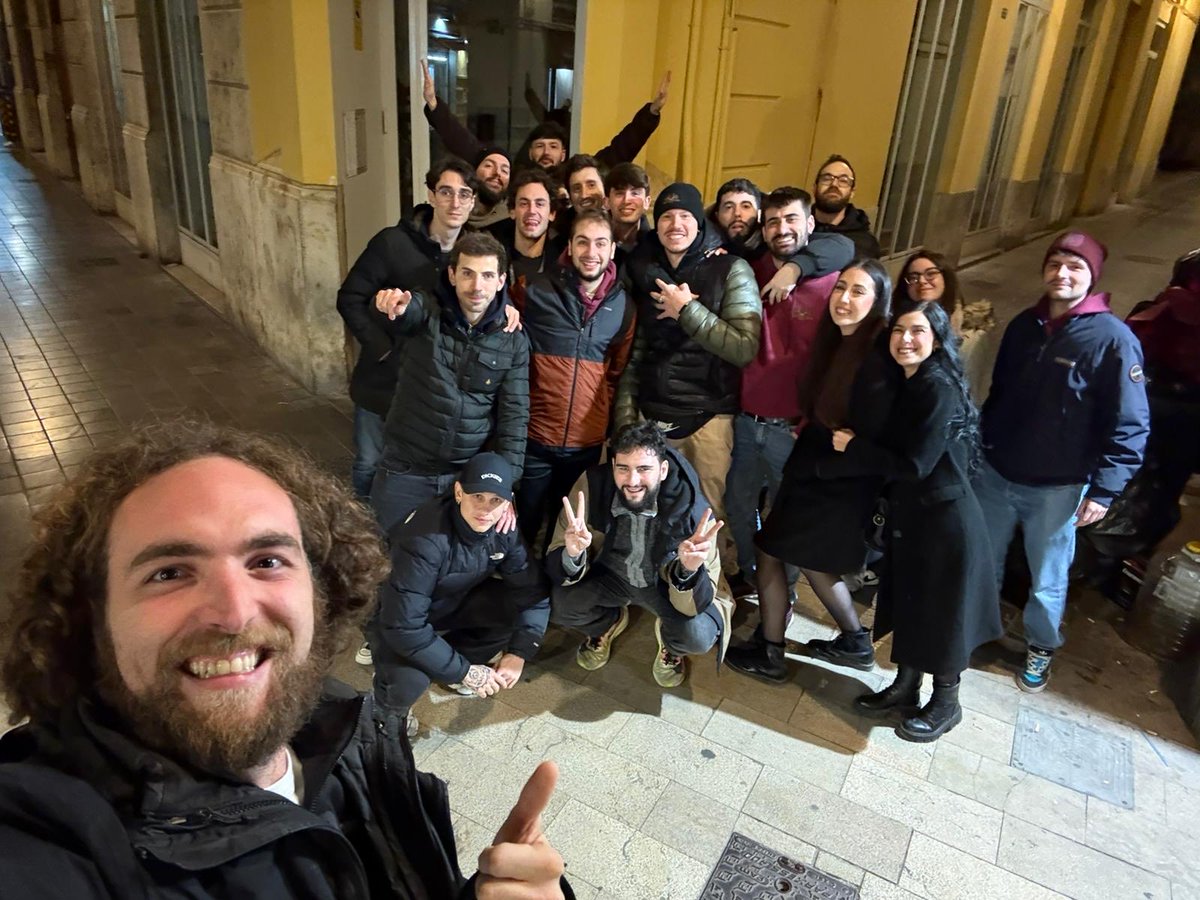 Daniele90rmFaB's tweet photo. Final score 8-4 at Valencia, a lot of disappointment, especially after going 6-1 on day 1, but GEM roulette and a few unlucky episodes decided my fate. Fantastic group of teammates, but above all friends! super excited for the upcoming news at @emperors_rome Team Pro stay tuned… https://t.co/e1z56meNcz