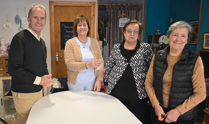 L’Espai Aurora d’Oliana fa un donatiu de 1.000 euros a l’ <a href="/AssociacioFenix/">Associació FÈNIX</a> durant el 2025 #Solsona