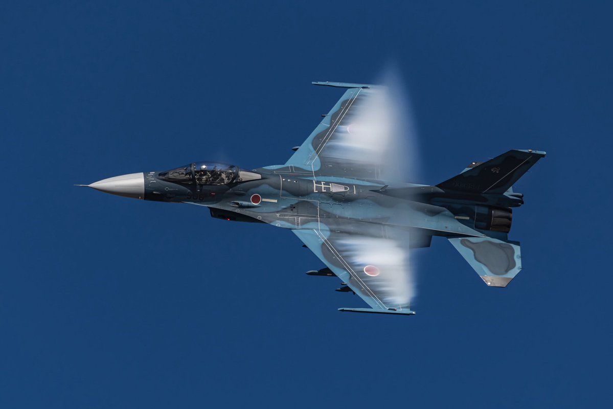Yutap_ND85's tweet image. かっこよすぎてデスクトップの背景になりました😁
戦闘機ばっかり撮ってますが12月もよろしくお願いします😊

#築城基地航空祭2025