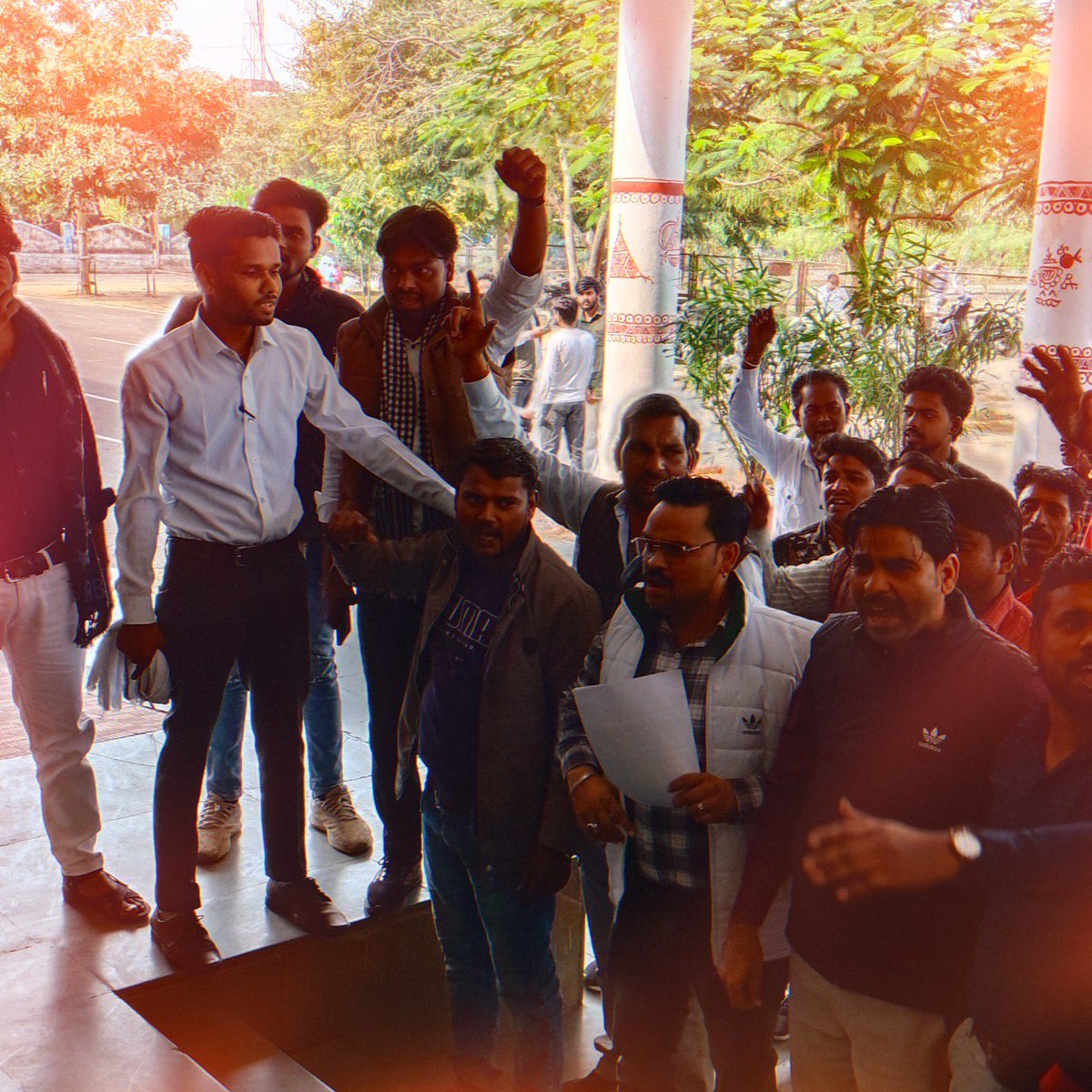 घृणित,कुंठित भावना से ग्रसित,पाखंडी बाबा आनंद स्वरूप द्वारा राष्ट्रपिता महात्मा फुले साहब के लिए की गई अभद्र व अपमानजनक टिप्पणी के विरोध में सर्वसमाज व माली समाज के युवा साथियों व वरिष्ठ समाजजनों के साथ मिलकर जिला कलेक्ट्रेट पहुंचकर डिप्टी कलेक्टर श्री संजय जैन जी को ज्ञापन सौंपा