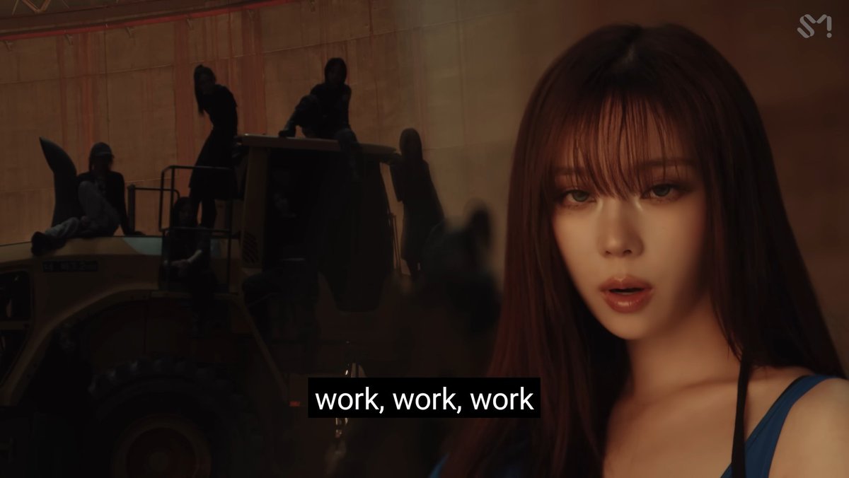 日本の女性首相「働いて働いて働いて働いて働いてまいります」
KPOP女性アイドル「Work Work Work Work Work Work Work Work」
