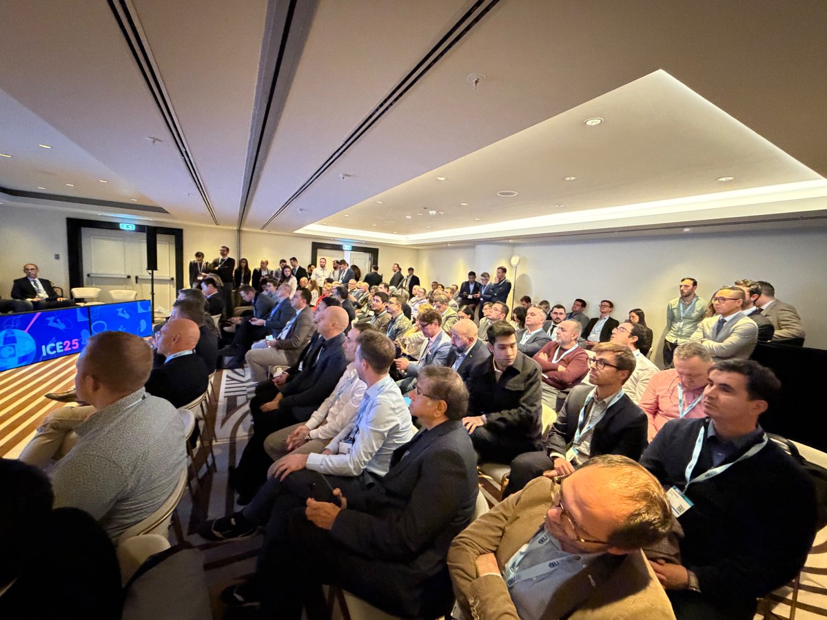 tzevattefik's tweet image. What a fantastic Endotechnology Session on Kidney Stone Disease at #ICE25!

More than 80 delegates joined us — the room was completely packed, with many colleagues standing throughout the session. The speakers truly captured the audience; everyone was fully engaged, many taking
