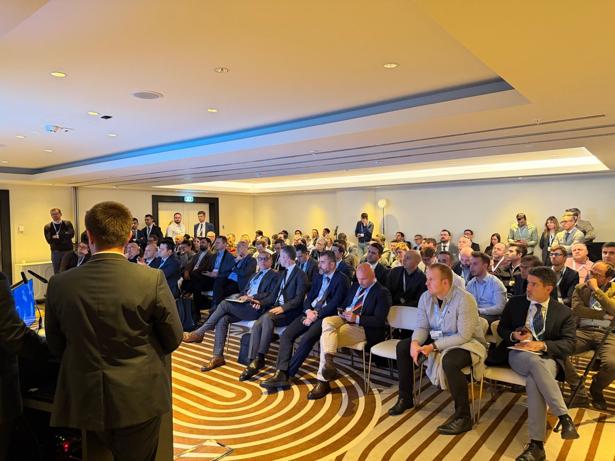 tzevattefik's tweet image. What a fantastic Endotechnology Session on Kidney Stone Disease at #ICE25!

More than 80 delegates joined us — the room was completely packed, with many colleagues standing throughout the session. The speakers truly captured the audience; everyone was fully engaged, many taking