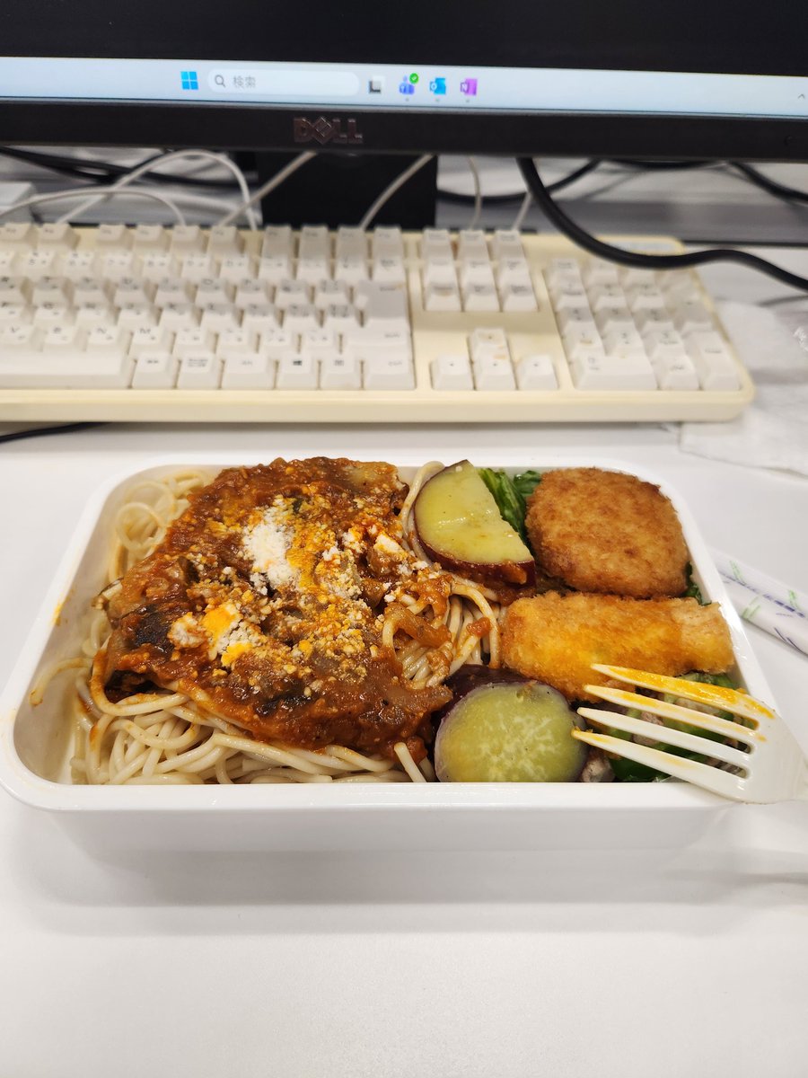 u688228's tweet photo. #弁当
#スパゲッティ
原価200円くらいかな。外食なんてとてもとても☀️😵💦 https://t.co/akJfNFbmbW
