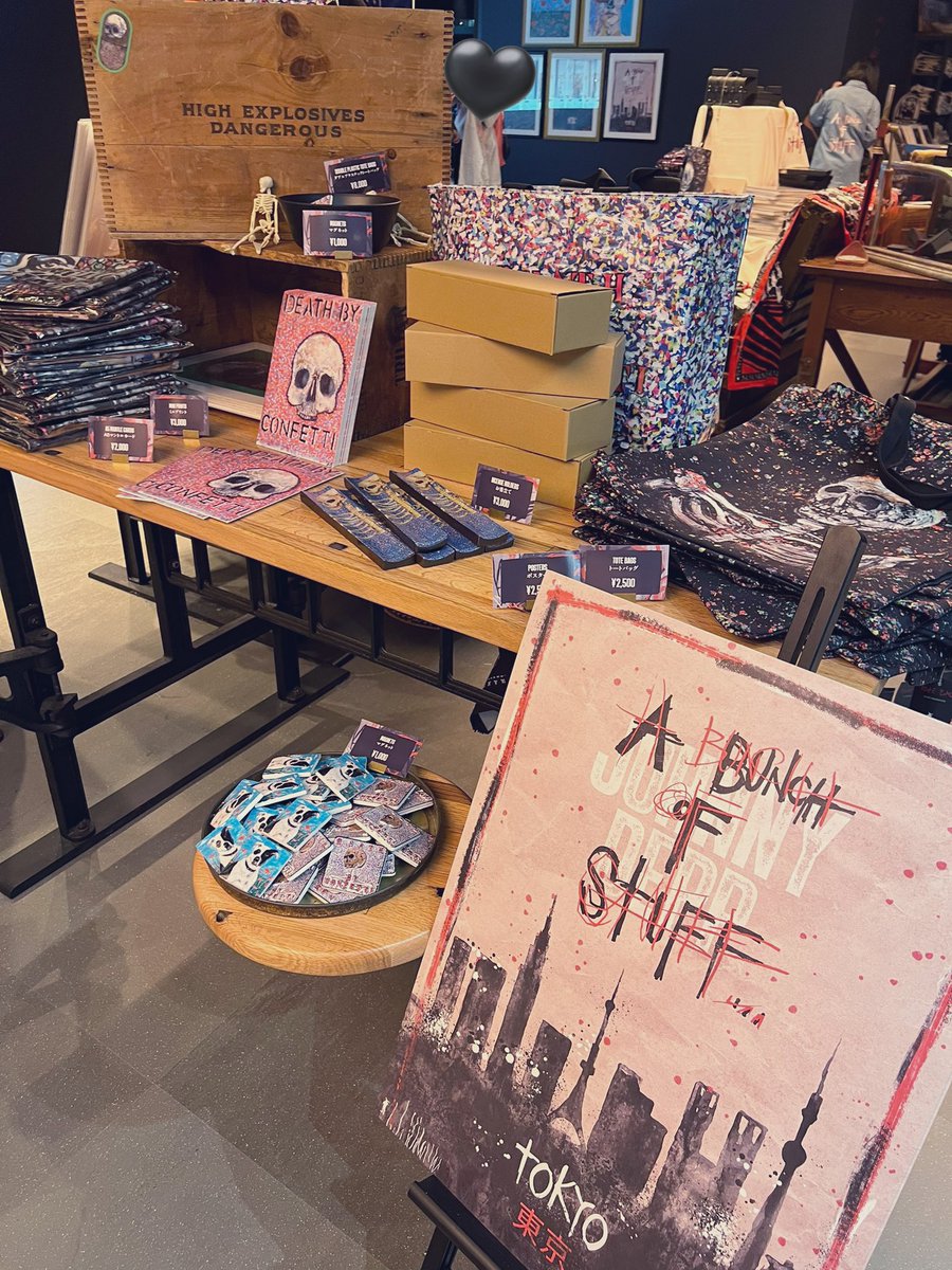 c__m_i_r_d's tweet image. お仕事終わりジョニーの個展に！またお金を使ってしまった……でも材料が豊富すぎたおかげで絶対カッコいいの作れる！