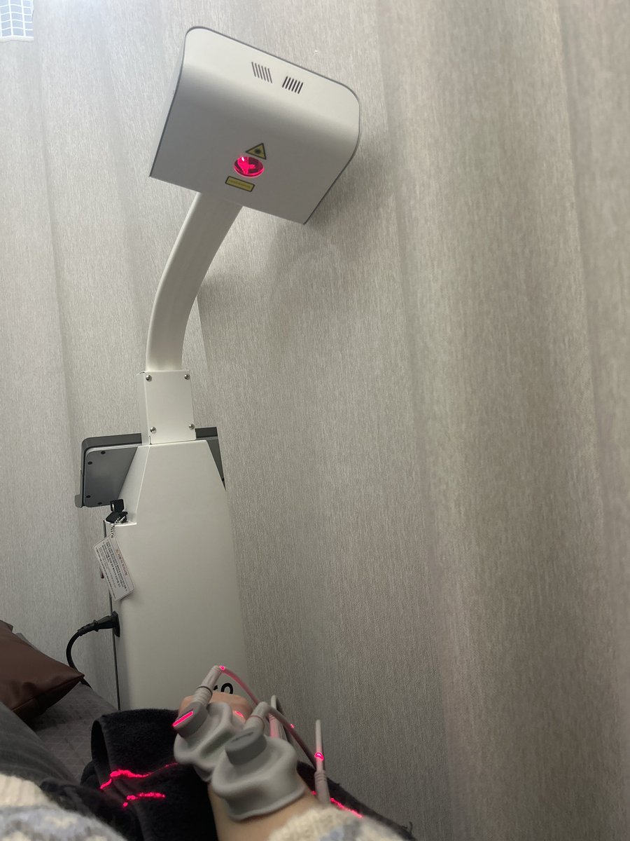 lightc75's tweet image. 사실 오늘 병원 다녀왔더요
손목 염증이 맞았슨… 흑흑
집 가면 보호대 생활 다시 스타트… 중간중간 사용했는데 걍 끼고 살아야겠더요