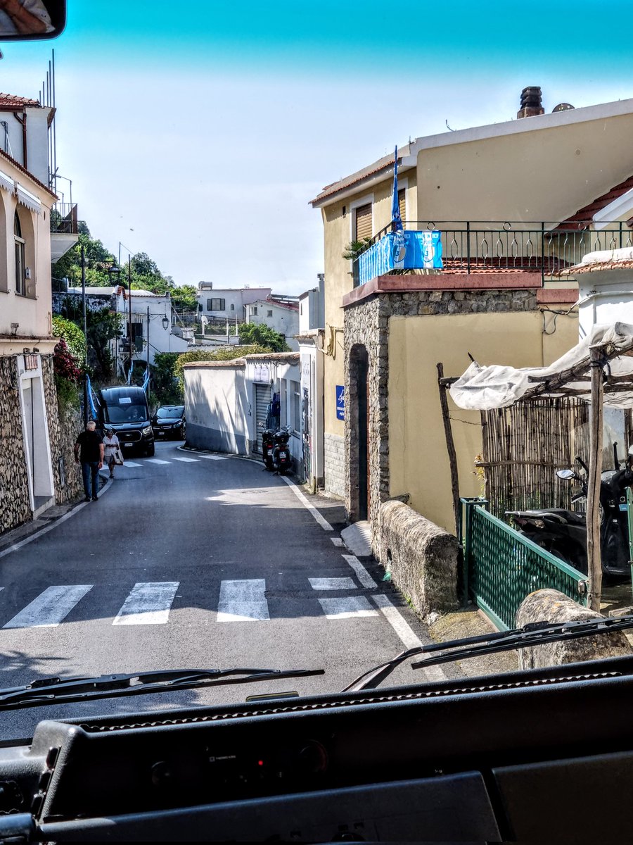 mauvemadness10's tweet image. #AlphabetChallenge #WeekWforWindows 
A mosey down the Amalfi Coast as seen from the front passenger seat of a minibus. 2023