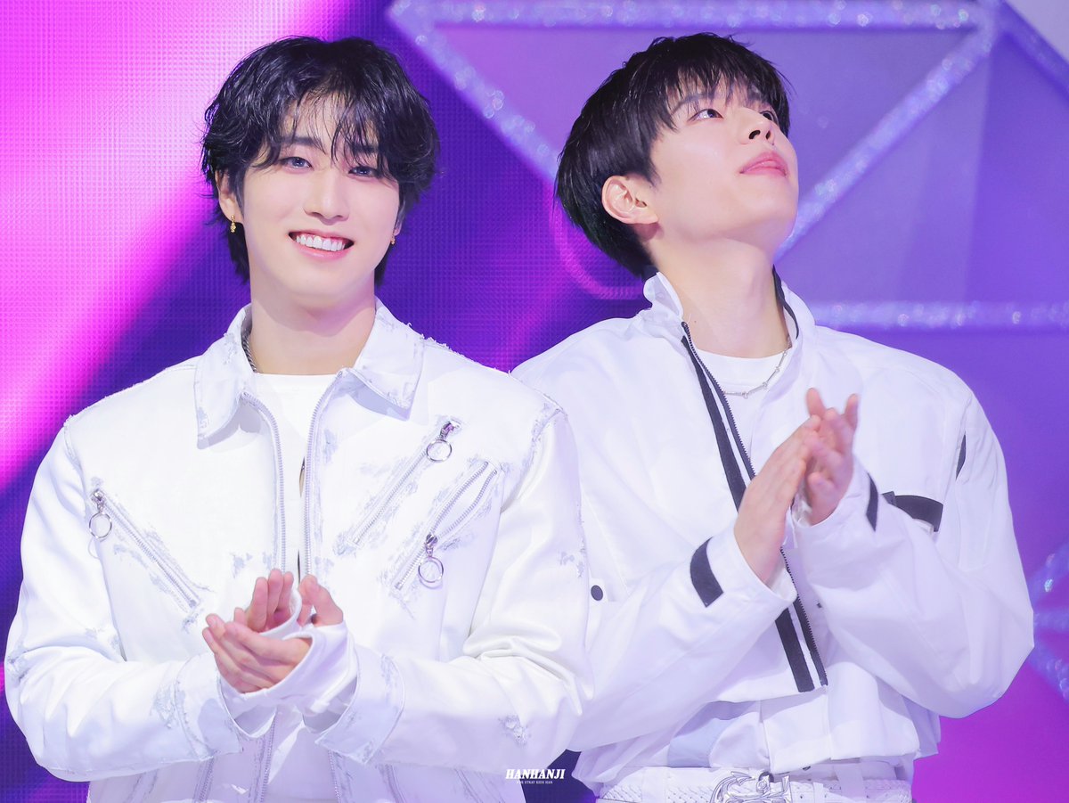 hanhanji_914's tweet photo. 20251115 ✨🐹🐶✨

#HAN #한 #한지성
#SEUNGMIN #승민 #김승민 
#StrayKids #스트레이키즈 https://t.co/3gDAVNc8vT
