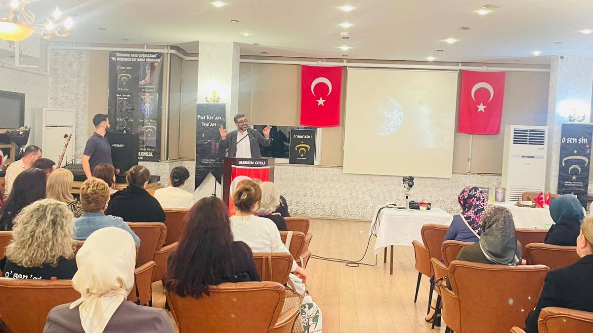 darkwebhaber's tweet photo. Şahsın yazdığı kitaplar ve verdiği konferanslardan kareler. https://t.co/OgUa5MpgQv