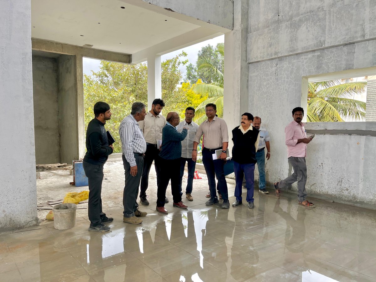 KJGeorgeOffice's tweet image. #SarvagnaNagarConstituency:

#WorkUpdate: As per the directions of Hon’ble Minister for Energy Shri @thekjgeorge Ji, officials from the MLA Office, along with local leaders, inspected the upcoming Bhuvanagiri Sports Complex at OMBR Layout, #BanaswadiWard.

This landmark project…