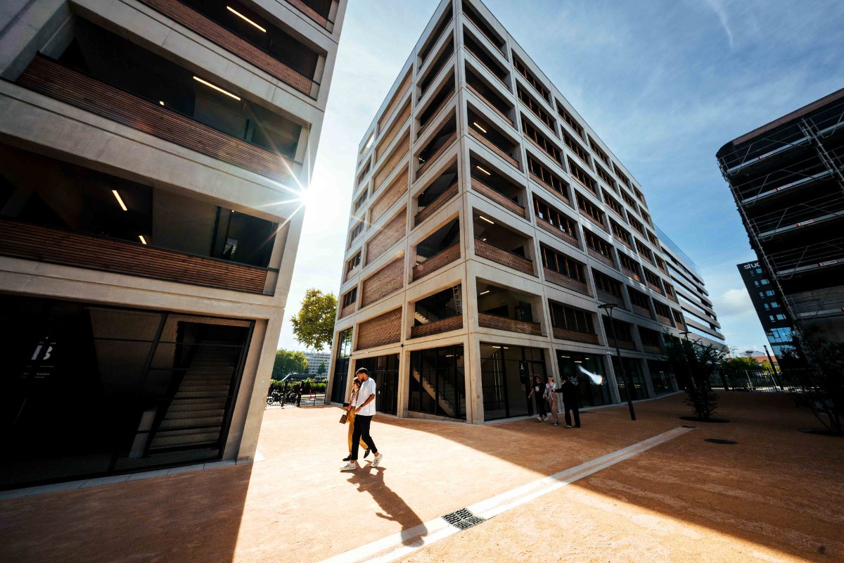 [𝐋𝐞𝐬 𝐥𝐨𝐜𝐚𝐮𝐱 𝐝𝐞] Galileo Global Education ouvre un campus géant à la Confluence.

Un article à retrouver sur notre site ➡️ lyondecideurs.com/2025/12/afterw…