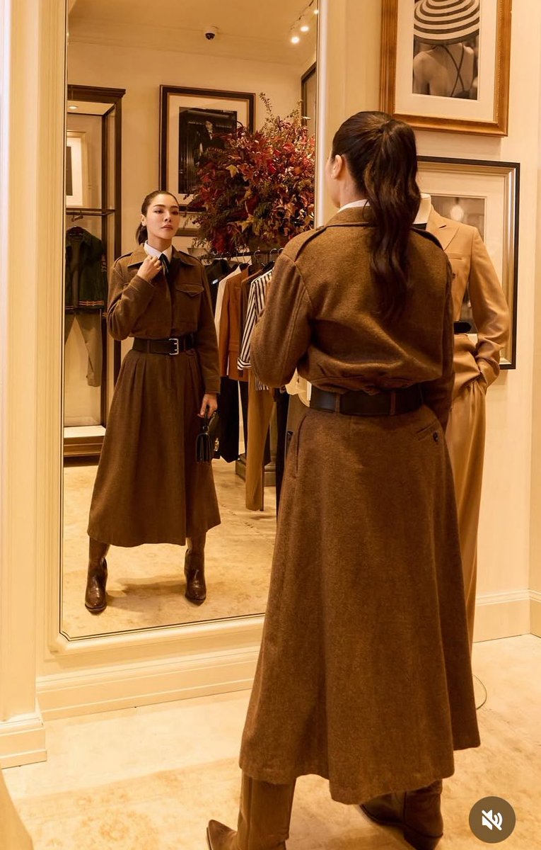 TYTomato25's tweet image. Faye owned this outfit 🔥
Beautiful !

Happy New month 

 FAYE DAZZLING DEC1
#FayePeraya