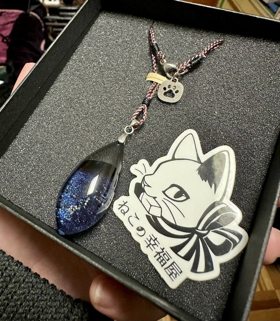 ねこの幸福屋 Kei/ウッドレジン/12月 artevarie132 (@nekonokoufukuya