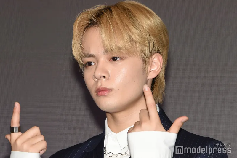 活動終了発表のJO1鶴房汐恩 延期していた“特典会”年内に実施へ 🔻振替