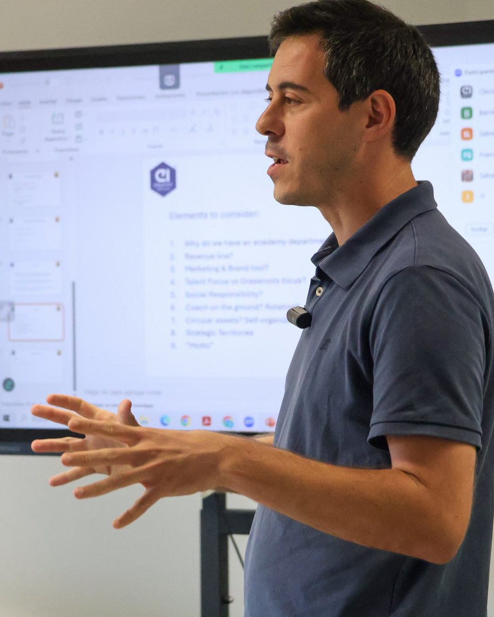 CruyffInstitute's tweet image. Carlos Palacín is the Head of Global Business Development at #Barça Academy and a member of our faculty!

Our Master in #FootballBusiness @FCBarcelona - @BarcaInnoHub, gives students firsthand insight into how a top football club operates.

👉 Learn more: johancruyffinstitute.com/en/programa/ma…