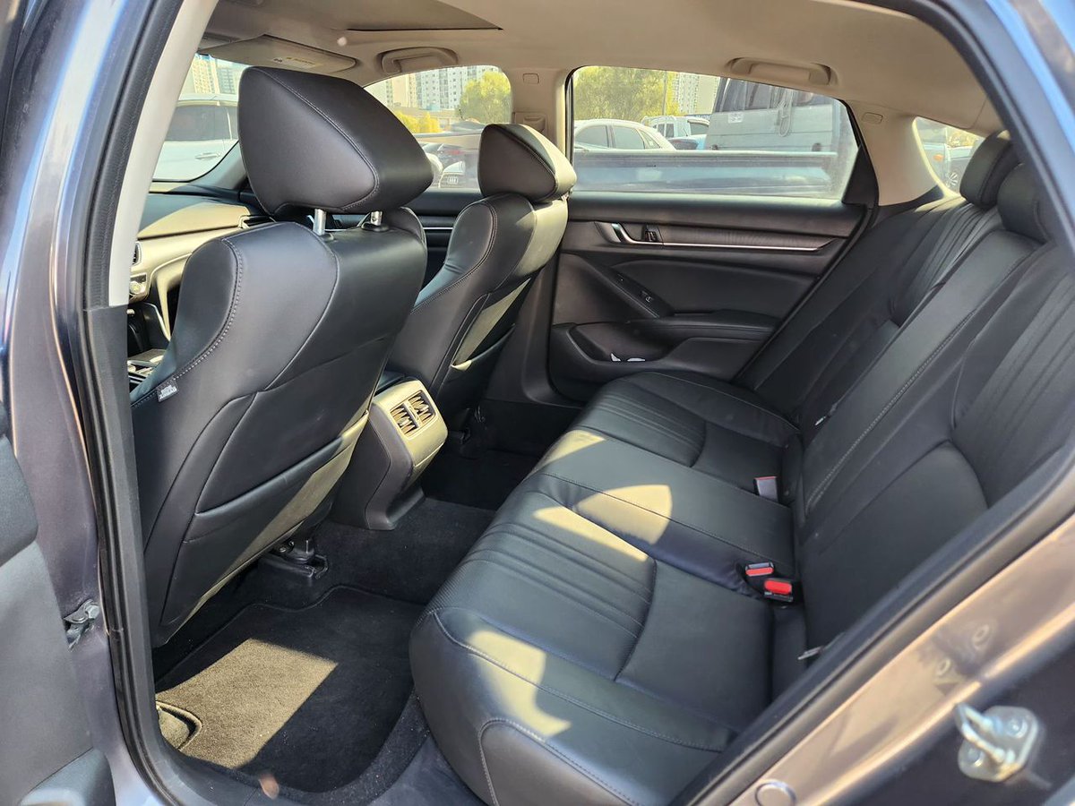 RevsGh's tweet image. 🔥Honda Accord 2018  model 🔥
Full option: 

💰 Ghc 183,000 Buying and Shipping

Social Studies/Happy New Month/Mahama/WASSCE
#YouthTracker #AbanPapaAba