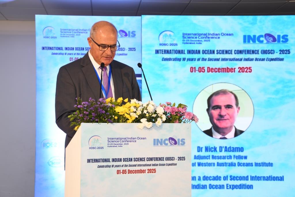 ESSO_INCOIS's tweet image. A powerful address by Chief Guest Dr. M. Ravichandran, joined by Dr. Nick D’Adamo, Dr. Vidar, Dr. Sinjae Yoo, Dr. Breet and Dr. T. Srinivasa Kumar marked an inspiring session at #IIOSC2025. Stay tuned for more updates! @moesgoi @PIB_India @UNESCO