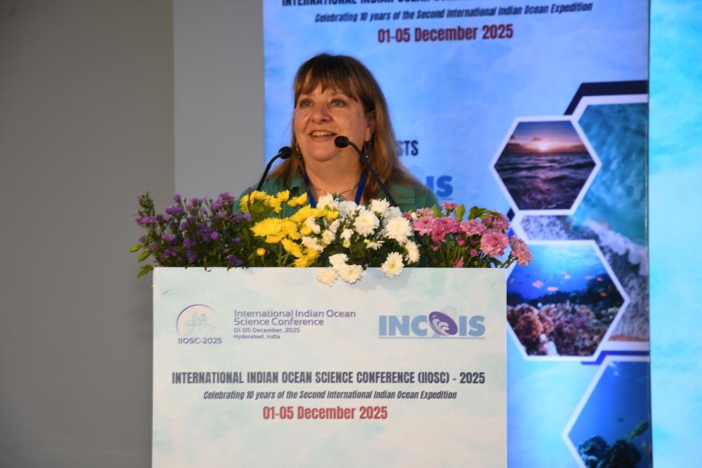 ESSO_INCOIS's tweet image. A powerful address by Chief Guest Dr. M. Ravichandran, joined by Dr. Nick D’Adamo, Dr. Vidar, Dr. Sinjae Yoo, Dr. Breet and Dr. T. Srinivasa Kumar marked an inspiring session at #IIOSC2025. Stay tuned for more updates! @moesgoi @PIB_India @UNESCO