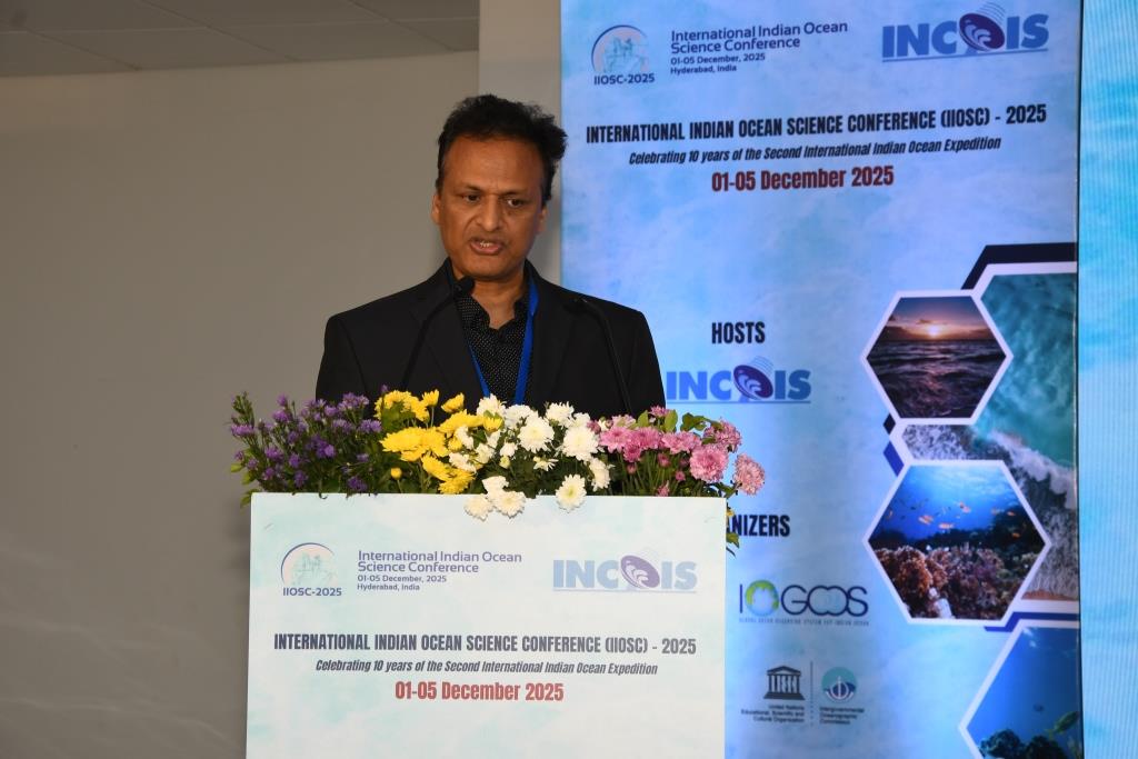 ESSO_INCOIS's tweet image. A powerful address by Chief Guest Dr. M. Ravichandran, joined by Dr. Nick D’Adamo, Dr. Vidar, Dr. Sinjae Yoo, Dr. Breet and Dr. T. Srinivasa Kumar marked an inspiring session at #IIOSC2025. Stay tuned for more updates! @moesgoi @PIB_India @UNESCO
