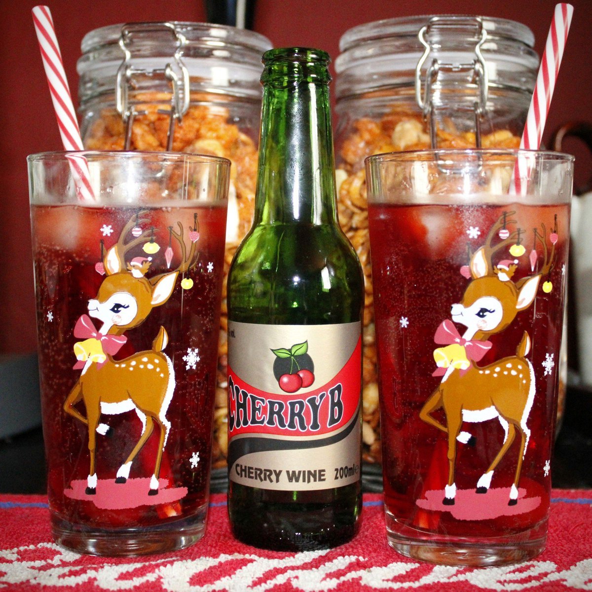 Whatadapperchap's tweet image. Good morning, all. A new day and a new month. The countdown to Christmas begins. I hope your tree &amp;amp; decs are up! Mine are. 🎄