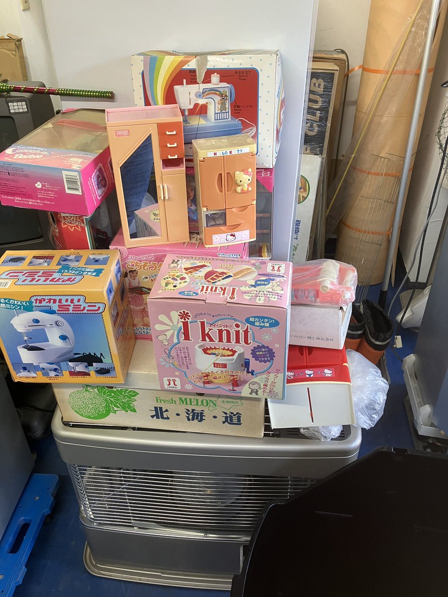 aRu_ComeOn's tweet photo. 車の中全���がジェニーちゃん
出品が恐ろしすぎる。 https://t.co/gj1Ezwx3rD