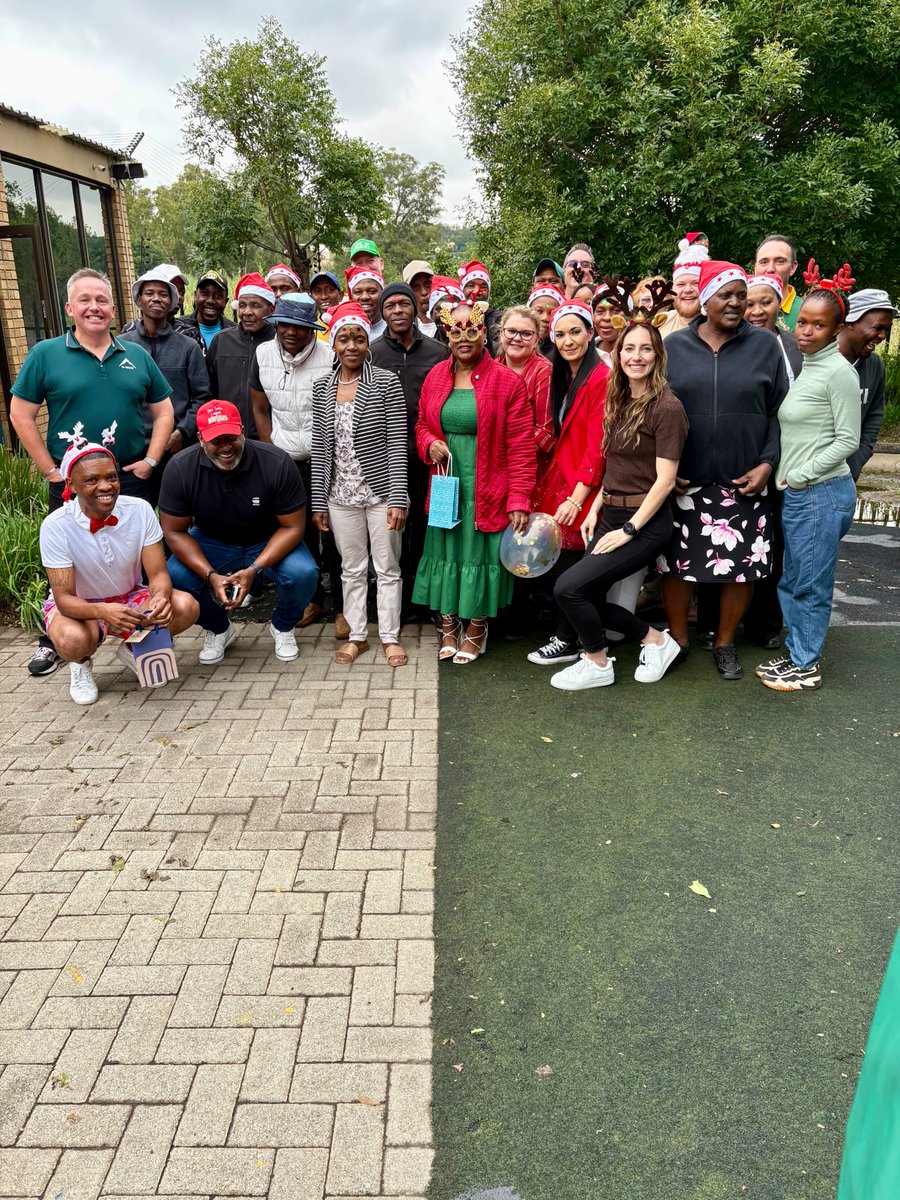 Herschell_SA's tweet photo. The people behind SA’s favourite lubricants and cleaners know how to wrap up the year 🎄✨

A huge shoutout to the Herschell team for an incredible 2025!

#TeamHerschell #FestiveSeason https://t.co/5mauXuC8V6