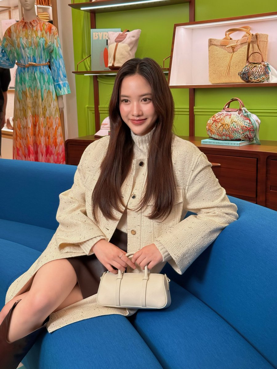 titlesitti's tweet image. 🐧❄️⛄️🤍

SAROCHA JOIN LONGCHAMP SS26
#LongChampSS26xFreen